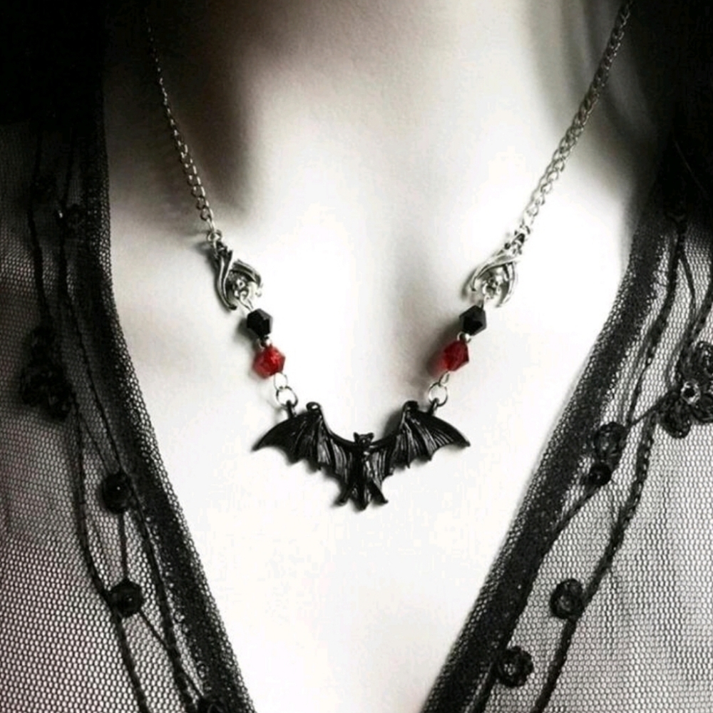 🦇🩸2 for $17 🩸Gothic vampire bat necklace 🦇🩸Hex girl vibes, vampy🦇